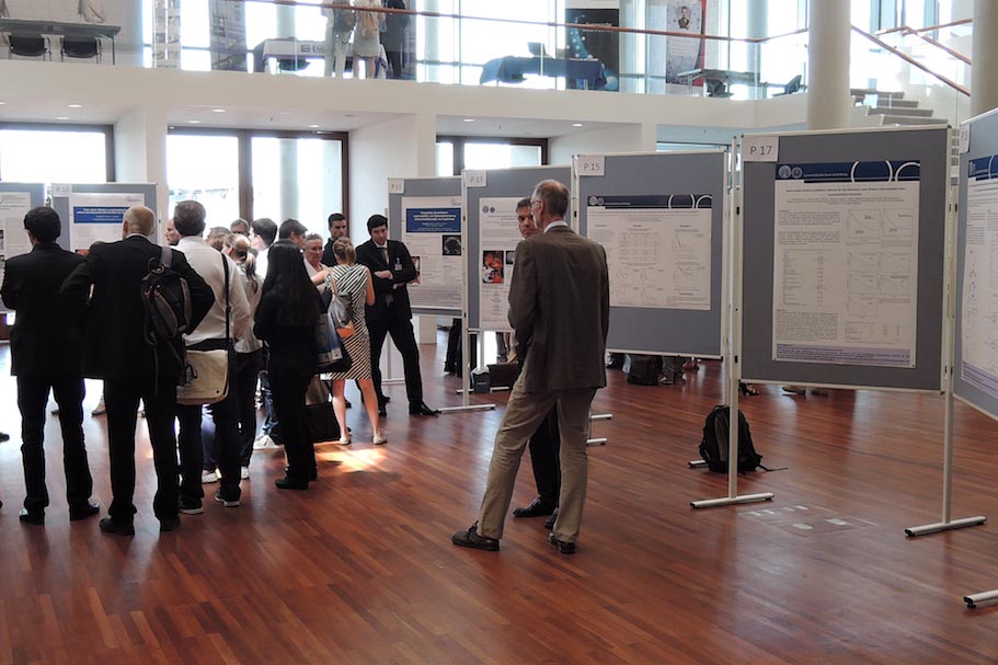 The foyers offer extensive exhibition space for specialist conferences // Copyright FWTM